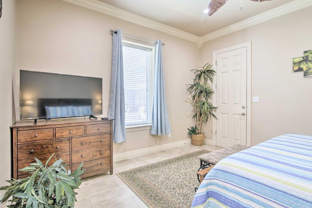 South Padre Island Condo - 200 Ft To Beach! Экстерьер фото